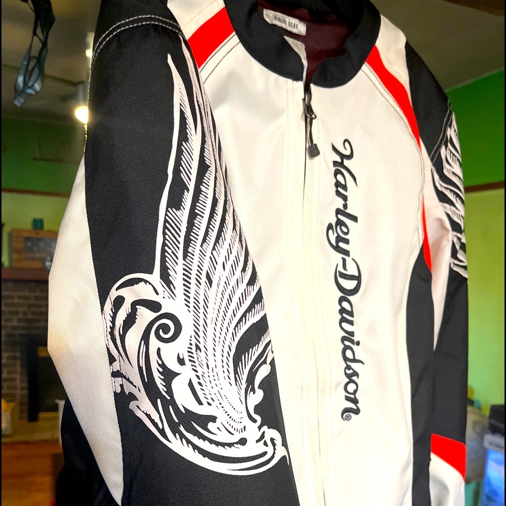 Mesh Harley Davidson
97413-14VW Sierra
Women's Riding Gear
Size 2XL